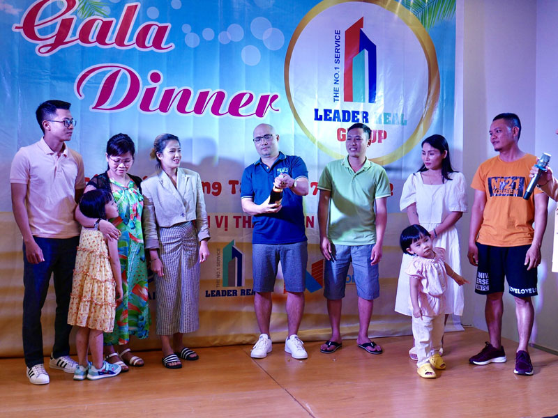 Team Building 2022 của Office Saigon: Đã chơi là hết sức!