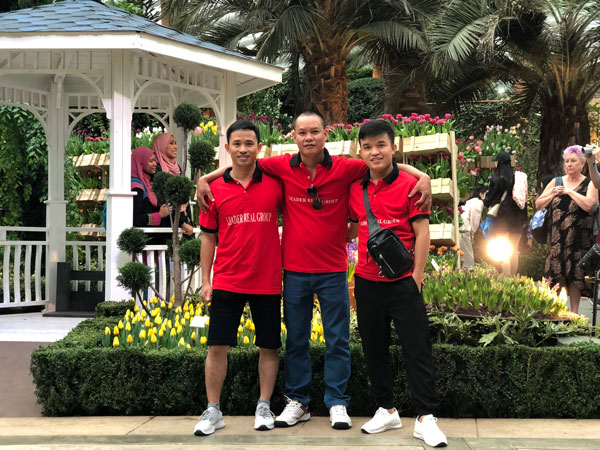 Phan thuong cho nhan vien xuat sac nam 2018 cua Office Saigon
