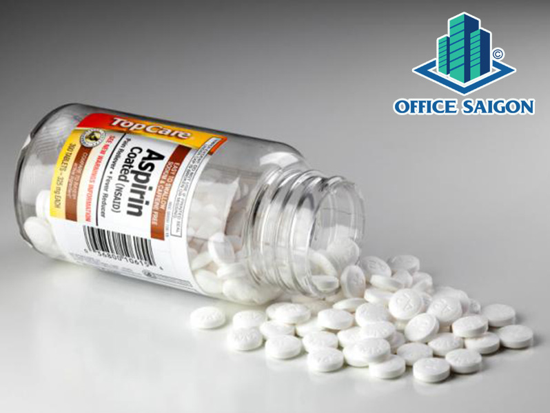 Trang bị thuốc giảm đau như Aspirin, Panadol extra,... để sử dụng lúc cần thiết.