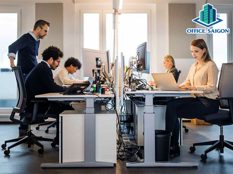 Chỗ ngồi đối mặt nhau phải có vách ngăn