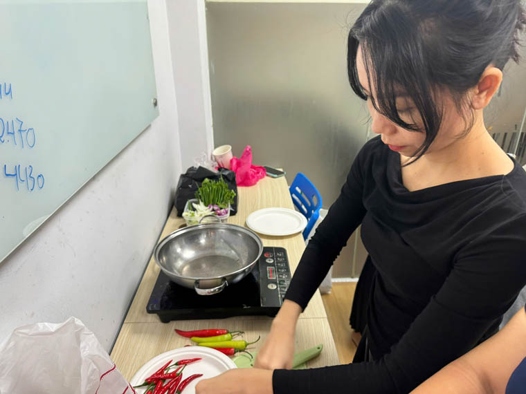 Giáng Sinh 2024 rộn rã tiếng cười tại Office Saigon